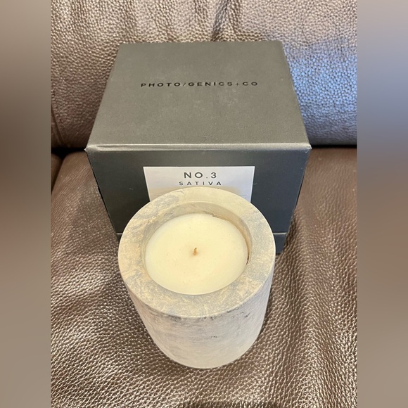 PHOTOGENICS+CO FRAGRANCE CANDLE - Picture 3 of 5